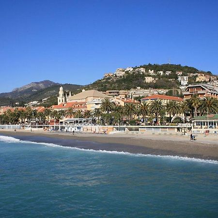 Holiday In Pietra Ligure Kültér fotó
